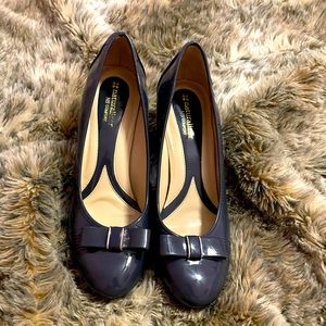 Naturalizer heels slightly used condition, not gonna lie to ya. But super comfy!